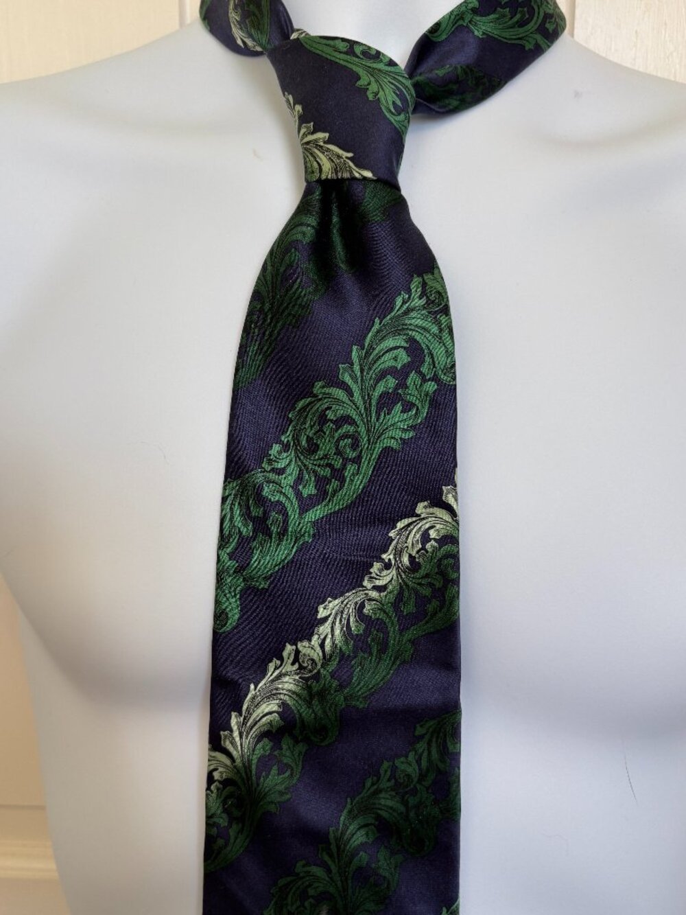 Gianni Versace Silk Tie Navy Green Baroque Scroll Medusa Made in Italy 3.75"